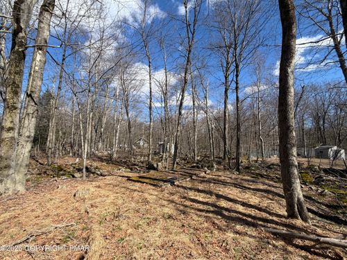 11 Smoke Signal Path, Gouldsboro, PA, 18424-8881 | Card Image