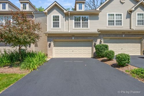 2741-2741 Cobblestone Dr, Crystal Lake, IL, 60012-2605 | Card Image