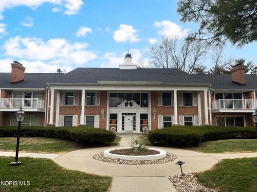 5679 Monroe St, Sylvania, OH, 43560-2726 | Card Image