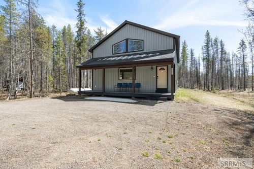 4062 Steelhead Dr, Island Park, ID, 83429-7710 | Card Image