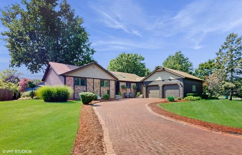 331 Primrose Cir, Chesterton, IN, 46304-3316 | Card Image