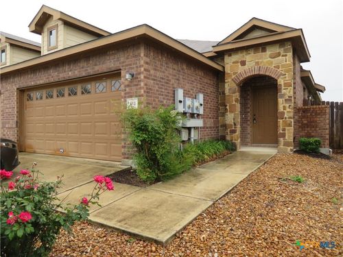 554 Creekside Cir, New Braunfels, TX, 78130-6193 | Card Image