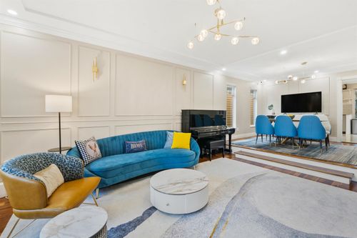 311 Liverpool St, New Westminster, BC, V3L1K4 | Card Image