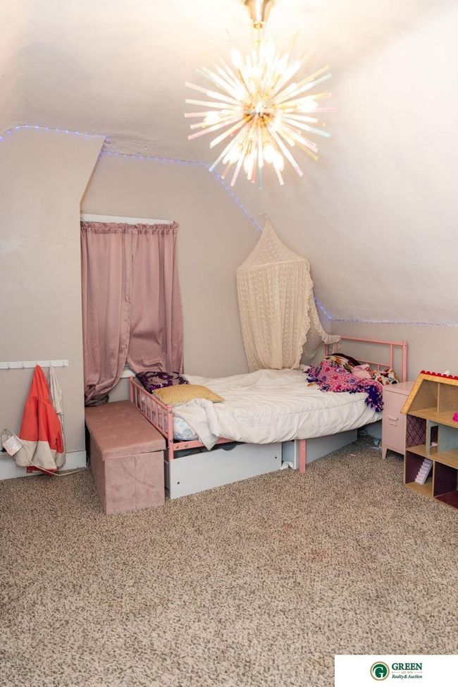 555 W 6 Th St, House other with 4 bedrooms, 2 bathrooms and 1 parking in York NE | Image 22