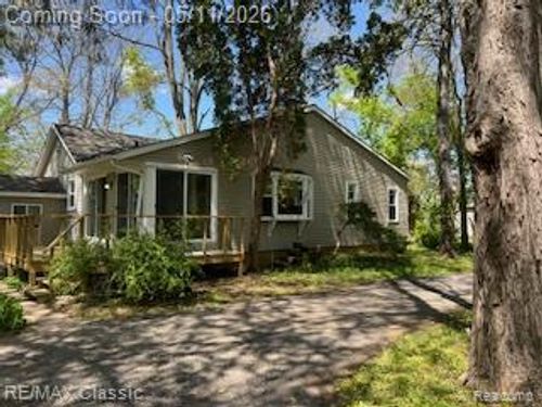 2534 Edgemere St, Commerce Township, MI, 48382-3523 | Card Image
