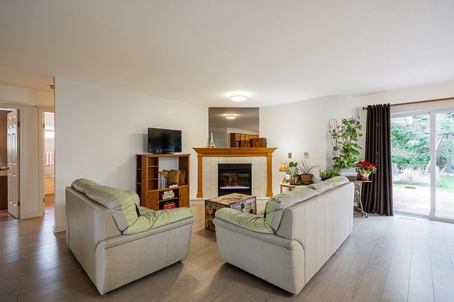 2992 152a St, House other with 3 bedrooms, 2 bathrooms and 4 parking in Surrey BC | Image 16