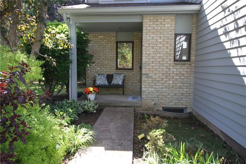 39 Colonial Cir, Fairport, NY, 14450-4116 | Card Image