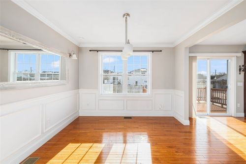 227 Marshall Ave, Cumberland, RI, 02864-6409 | Card Image