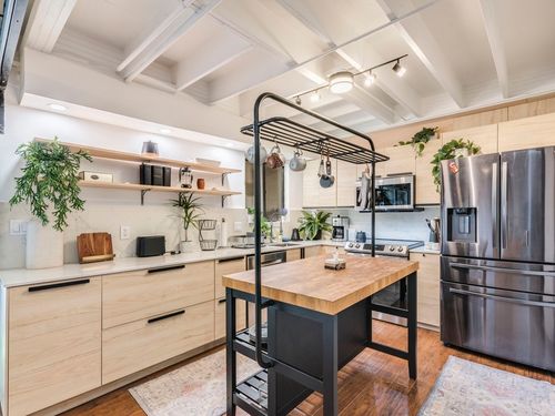 apt-206-500 E Riverside Dr, Austin, TX, 78704-1341 | Card Image