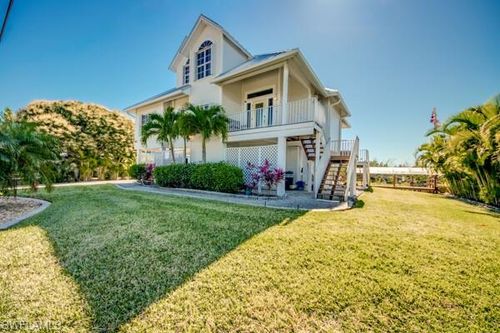 4041 Galt Island Ave, Saint James City, FL, 33956-2370 | Card Image