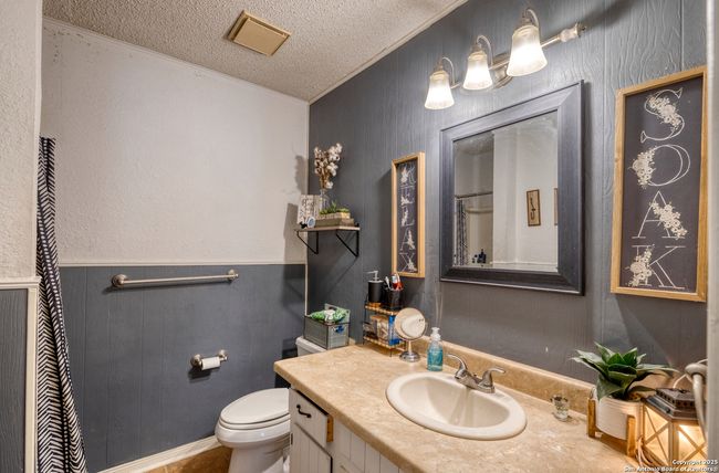 36 Pecan Dr, House other with 3 bedrooms, 3 bathrooms and null parking in Leakey TX | Image 22