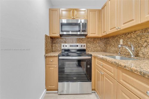 9-4709 Nw 7th St, Miami, FL, 33126-2261 | Card Image