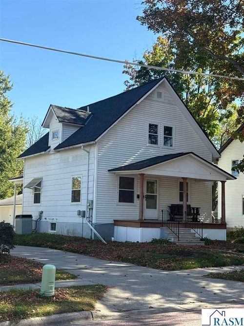 521 6th St Sw, Waseca, MN, 56093-2110 | Card Image