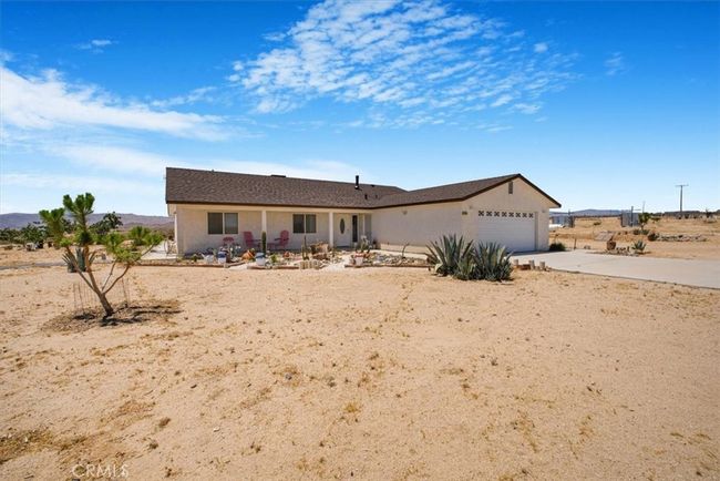 61975 Old Chisholm Trl, House other with 3 bedrooms, 3 bathrooms and 2 parking in Joshua Tree CA | Image 4