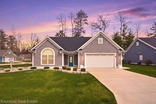 7422 Aspen Creek Drive, Midland, MI, 48642 | Card Image