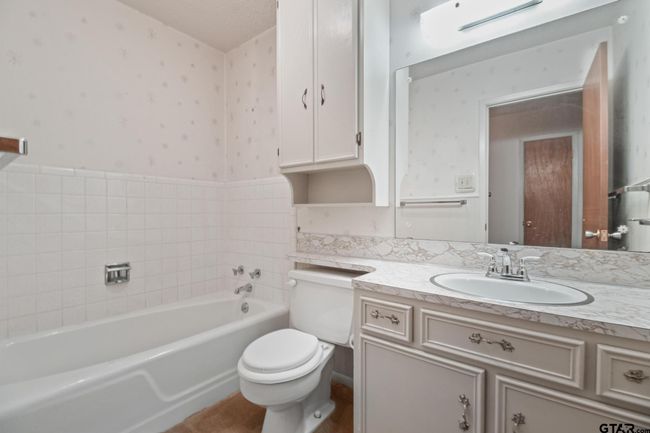 2742 Lisa Ln, House other with 3 bedrooms, 2 bathrooms and null parking in Tyler TX | Image 20