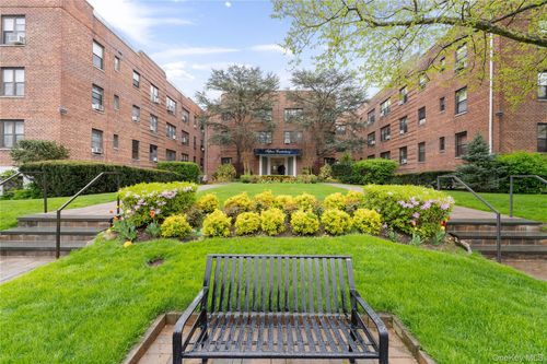 c11-15 Canterbury, North Hempstead, NY, 11021 | Card Image