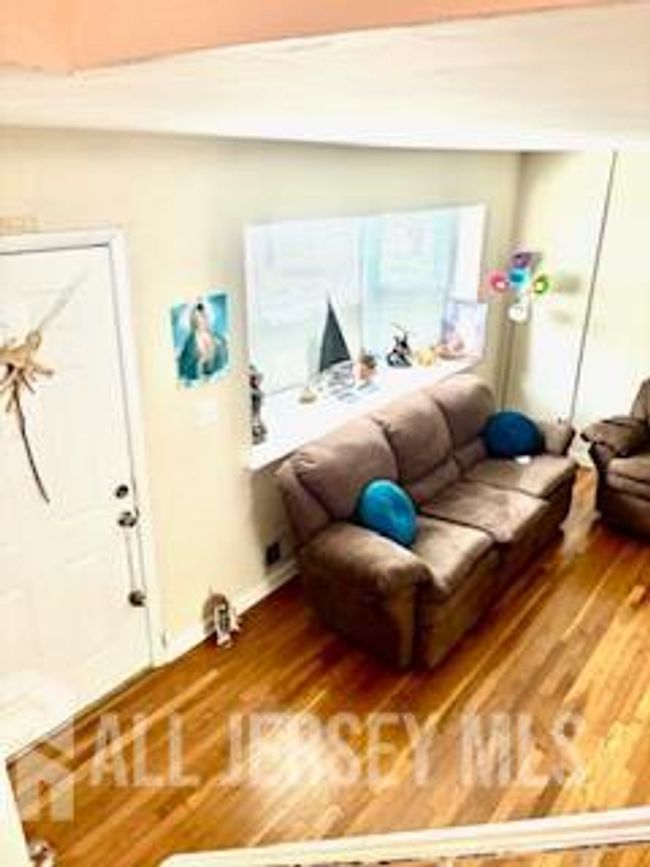318 High St, Townhouse with 3 bedrooms, 2 bathrooms and null parking in Perth Amboy NJ | Image 7