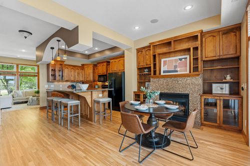 326 E Travelers Trl, Burnsville, MN, 55337-2885 | Card Image
