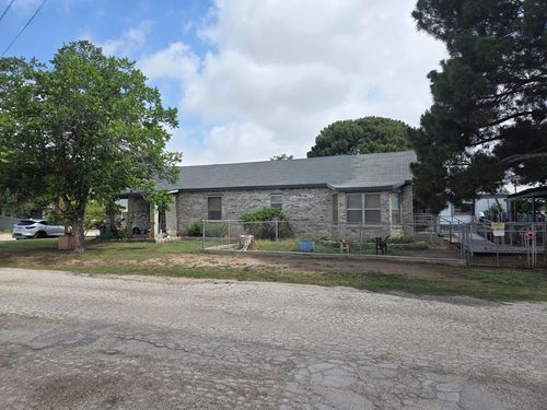 400 N Pennsylvania Ave, Big Lake, TX, 76932-4622 | Card Image