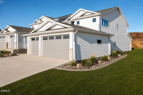 2002 Prairie Hawk Dr, Bismarck, ND, 58503-5739 | Card Image