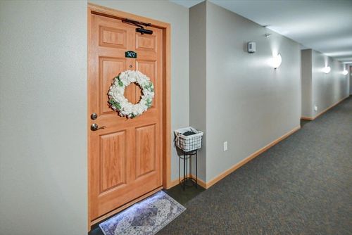 unit-307-6402 Milwaukee St, Madison, WI, 53718-6448 | Card Image