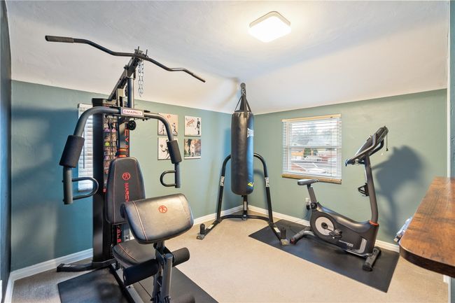 1009 Connor Rd, House other with 5 bedrooms, 2 bathrooms and 1 parking in Castle Shannon PA | Image 17