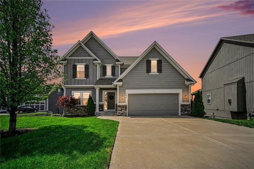 11612 N Farley Ave, Kansas City, MO, 64157-2113 | Card Image