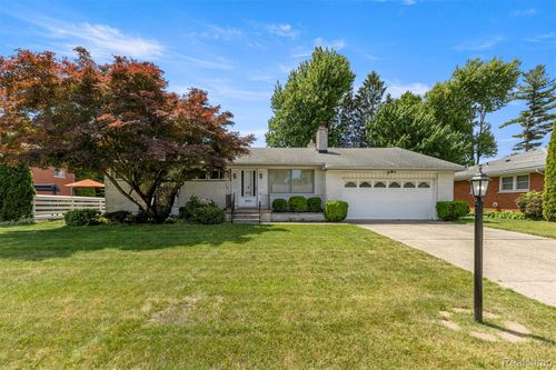 25429 Graceland Cir, Dearborn Heights, MI, 48125-1023 | Card Image