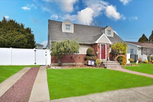 265 N Syracuse Ave, Massapequa, NY, 11758-2027 | Card Image