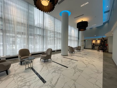 12-95 Oneida Cres, Richmond Hill, ON, L4B0H5 | Card Image