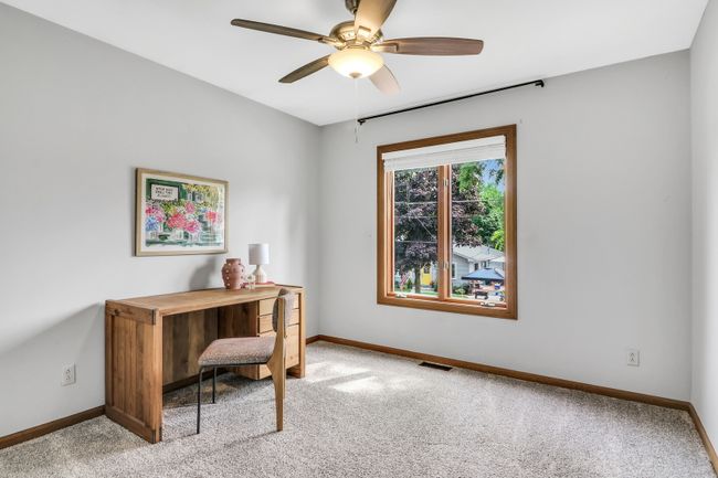 136 Burton St, House other with 4 bedrooms, 3 bathrooms and 2 parking in Grayslake IL | Image 16
