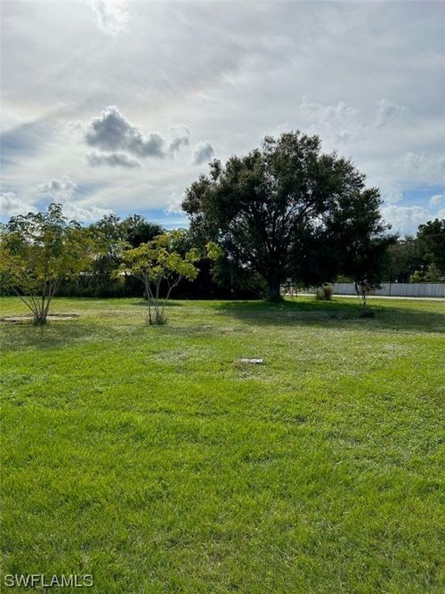 105 Jefferson Ave E, IMMOKALEE, FL, 34142-3534 | Card Image