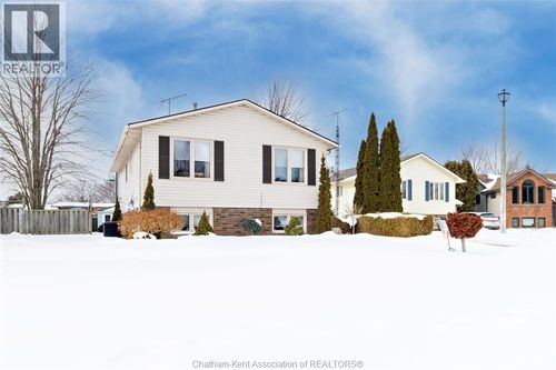 920 Daleview Cres, Dresden, ON, N0P1M0 | Card Image