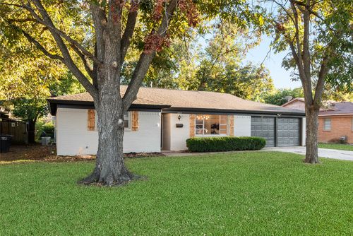 2813 Southgate Dr, Fort Worth, TX, 76133-2333 | Card Image