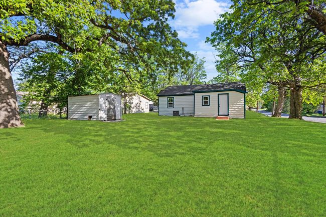 900 W Coffin St, House other with 3 bedrooms, 1 bathrooms and null parking in Denison TX | Image 27