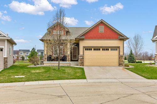 9138 Canyon St, West Des Moines, IA, 50266-8572 | Card Image