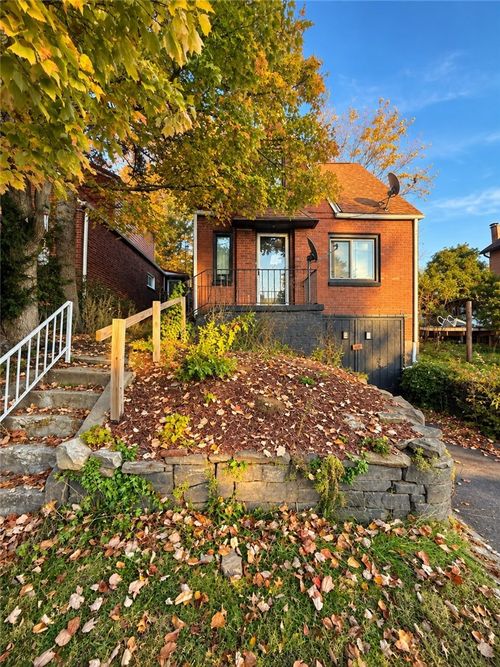 2104 Victoria Ave, Arnold, PA, 15068 | Card Image