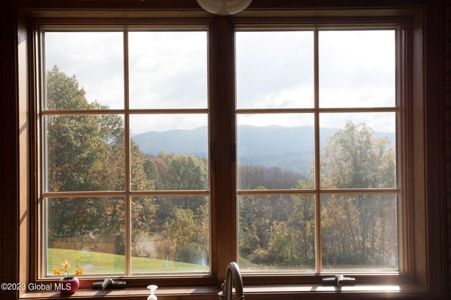 LOTS OF VIEWS | Image 30