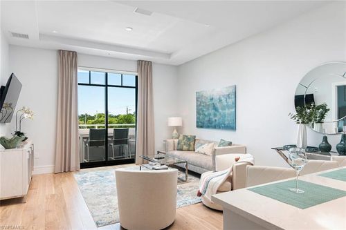 304-101 8th St, NAPLES, FL, 34102-6121 | Card Image