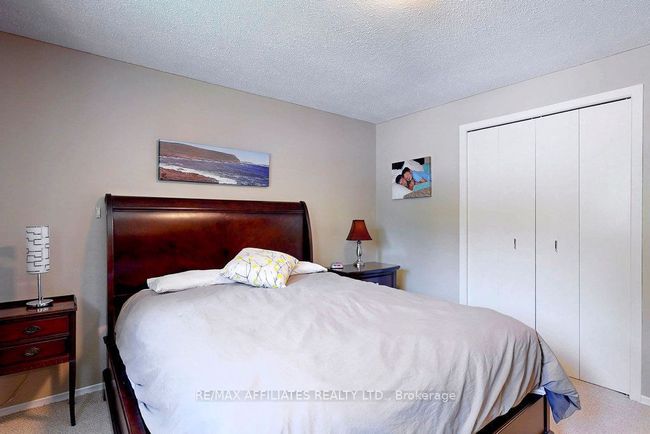 22 Red Maple Cres, House other with 3 bedrooms, 1 bathrooms and 2 parking in Gloucester ON | Image 25