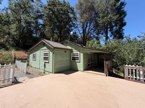 323 Knorr Swiss Lane, Colfax, CA, 95713 | Card Image