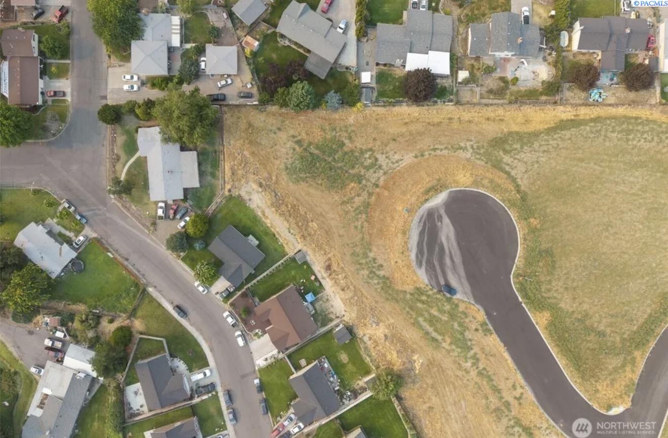 Land in Grandview