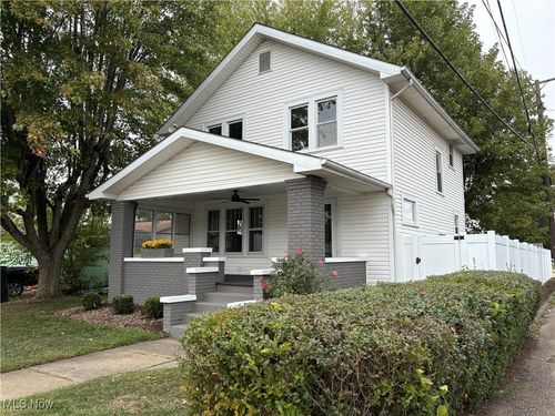 1033 College Ave Nw, New Philadelphia, OH, 44663-1056 | Card Image