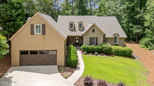 209 Hunter Trl, Southern Pines, NC, 28387-2940 | Card Image