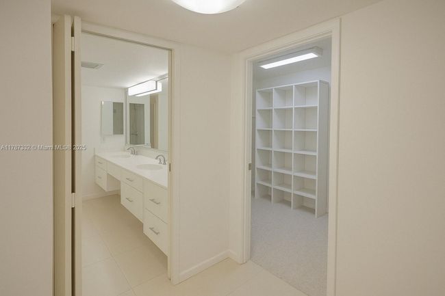 APT-510 - 1000 Quayside Ter, Condo with 2 bedrooms, 2 bathrooms and null parking in Miami FL | Image 13