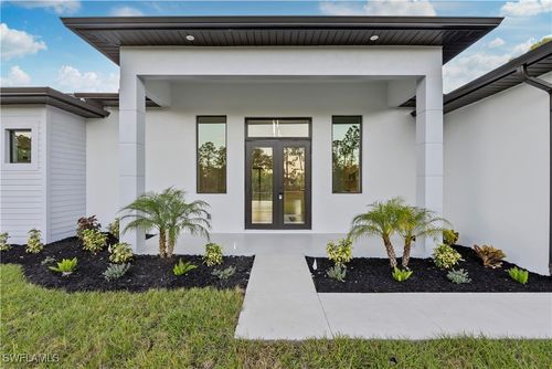 5827 Desoto Blvd N, Naples, FL, 34120-2790 | Card Image