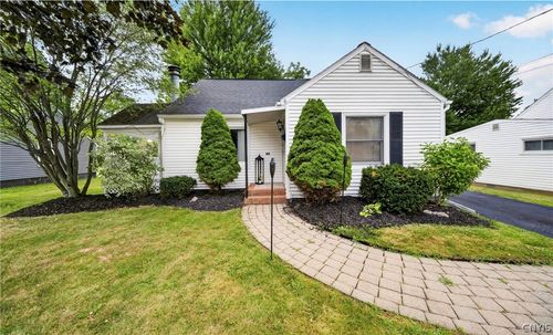 109 Marilyn Ave, Syracuse, NY, 13212-3812 | Card Image