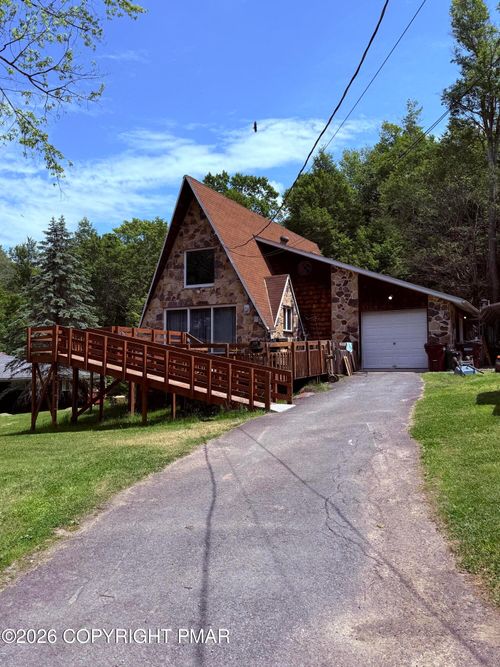 119 River Dr E, Greentown, PA, 18426-3500 | Card Image