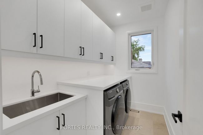 16 Cadillac Ave, House other with 5 bedrooms, 5 bathrooms and 4 parking in North York ON | Image 28